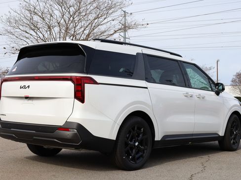 New 2026 Kia Carnival SX w/ SX Dark Edition Package FWD image 4