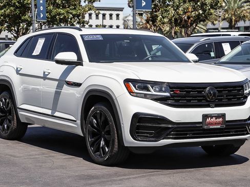 Certified 2023 Volkswagen Atlas Cross Sport SEL Premium R-Line AWD/4WD image 4