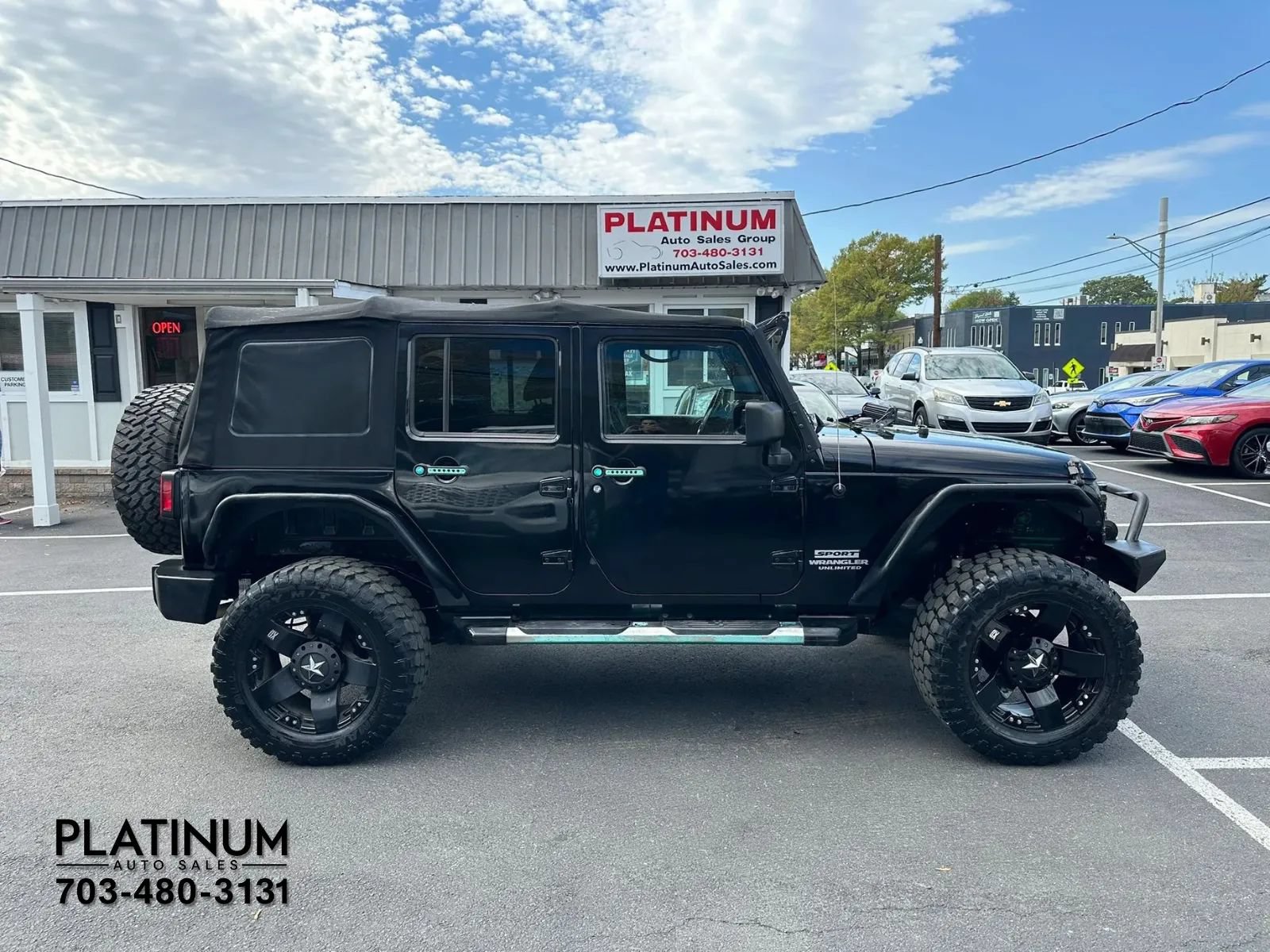 Used 2014 Jeep Wrangler Unlimited Sport w/ Quick Order Package 24S AWD/4WD image 2