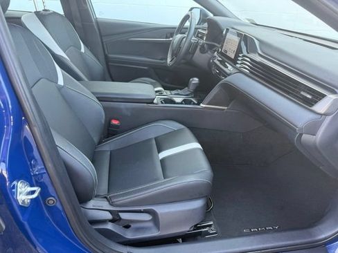 Used 2025 Toyota Camry SE FWD image 16