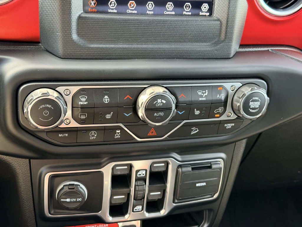 Used 2019 Jeep Wrangler Unlimited Rubicon w/ LED Lighting Group AWD/4WD image 19