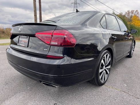 Used 2018 Volkswagen Passat 3.6 image 35