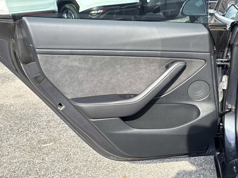 Used 2023 Tesla Model 3 Performance image 11