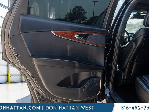 Used 2018 Lincoln MKX Reserve w/ Lincoln MKX Climate Package FWD image 12