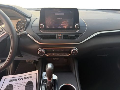 Used 2022 Nissan Altima 2.5 SV FWD image 12