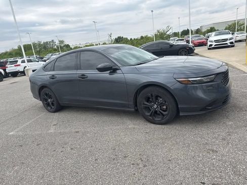 Used 2025 Honda Accord SE image 9