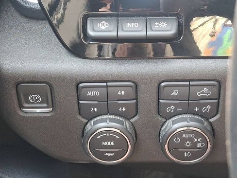 Certified 2024 Chevrolet Silverado 1500 High Country AWD/4WD image 24