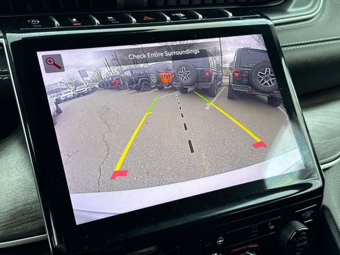 Used 2023 Jeep Grand Cherokee L Limited w/ Black Appearance Package image 27