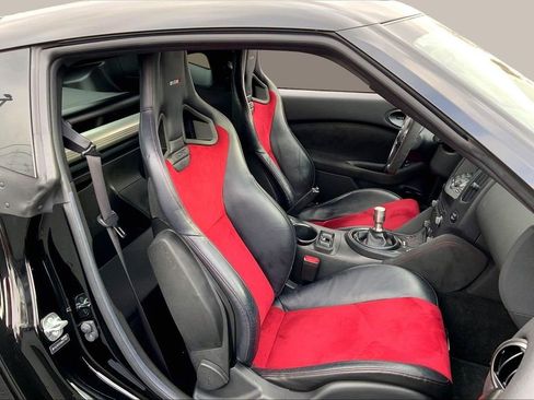Used 2019 Nissan 370Z NISMO image 17