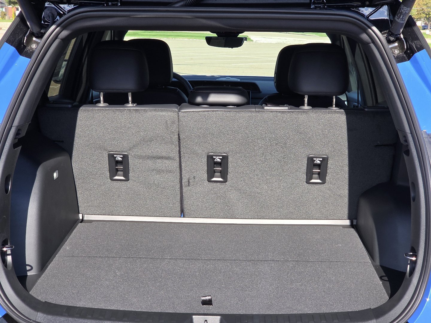 New 2027 GMC Terrain AT4 w/ Technology Package II AWD/4WD image 21