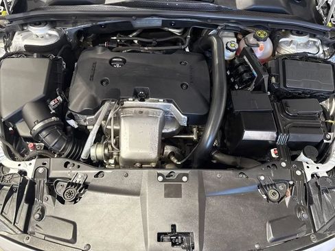 Used 2018 Buick Regal Essence w/ Sights and Sounds Package AWD/4WD image 11