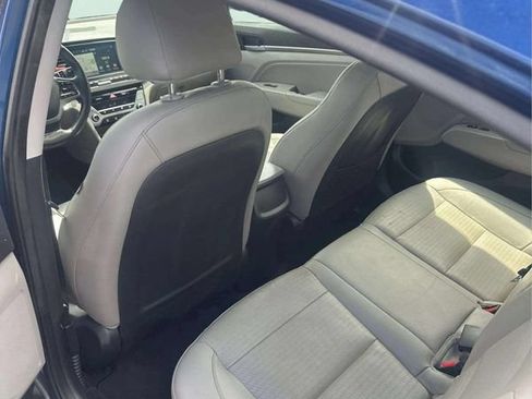 Used 2017 Hyundai Elantra Limited w/ Limited Tech Package 04 FWD image 14
