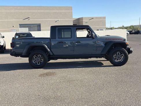 Used 2024 Jeep Gladiator Mojave w/ Technology Group AWD/4WD image 6