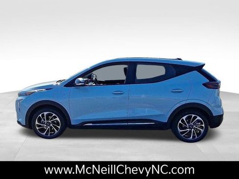 Used 2022 Chevrolet Bolt EUV Premier w/ Sun & Sound Package image 8