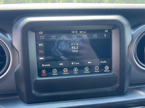 Used 2022 Jeep Wrangler Unlimited Sport AWD/4WD image 22