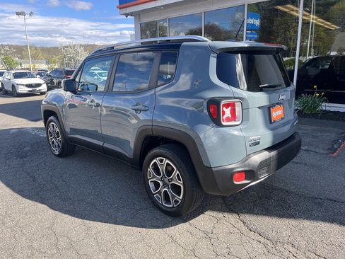 Used 2017 Jeep Renegade Limited image 4