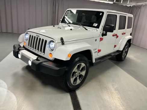 Used 2018 Jeep Wrangler Unlimited Sahara w/ Connectivity Group image 3