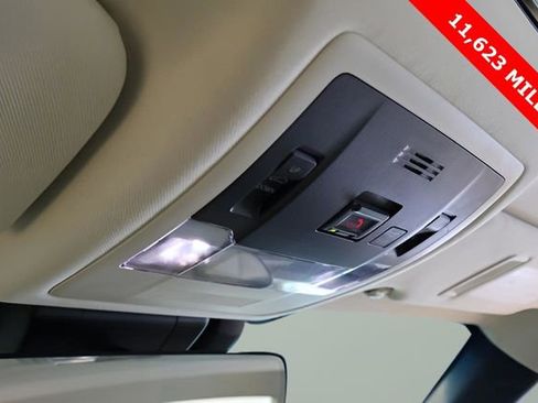 Used 2025 Lexus ES 300h w/ Premium Package image 23