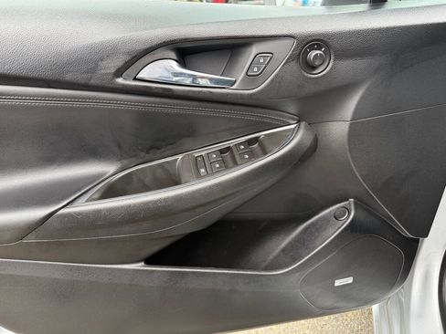 Used 2016 Chevrolet Cruze Premier image 12