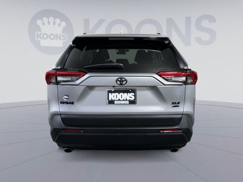 Used 2023 Toyota RAV4 XLE Premium AWD/4WD image 5