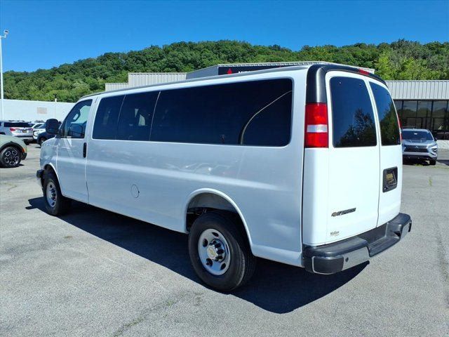 Used 2025 Chevrolet Express 3500 LT w/ LT Preferred Equipment Group RWD image 3