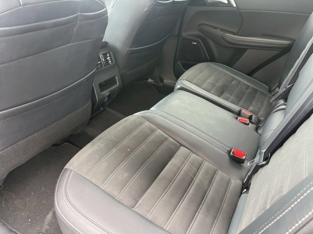 Used 2025 Mitsubishi Outlander SE FWD image 33