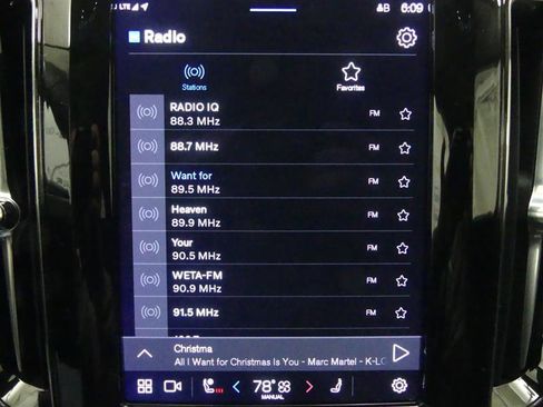 Used 2023 Volvo XC60 B5 Plus w/ Climate Package image 13