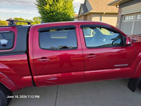 Used 2015 Toyota Tacoma 4x4 Double Cab w/ TRD Sport Package image 12