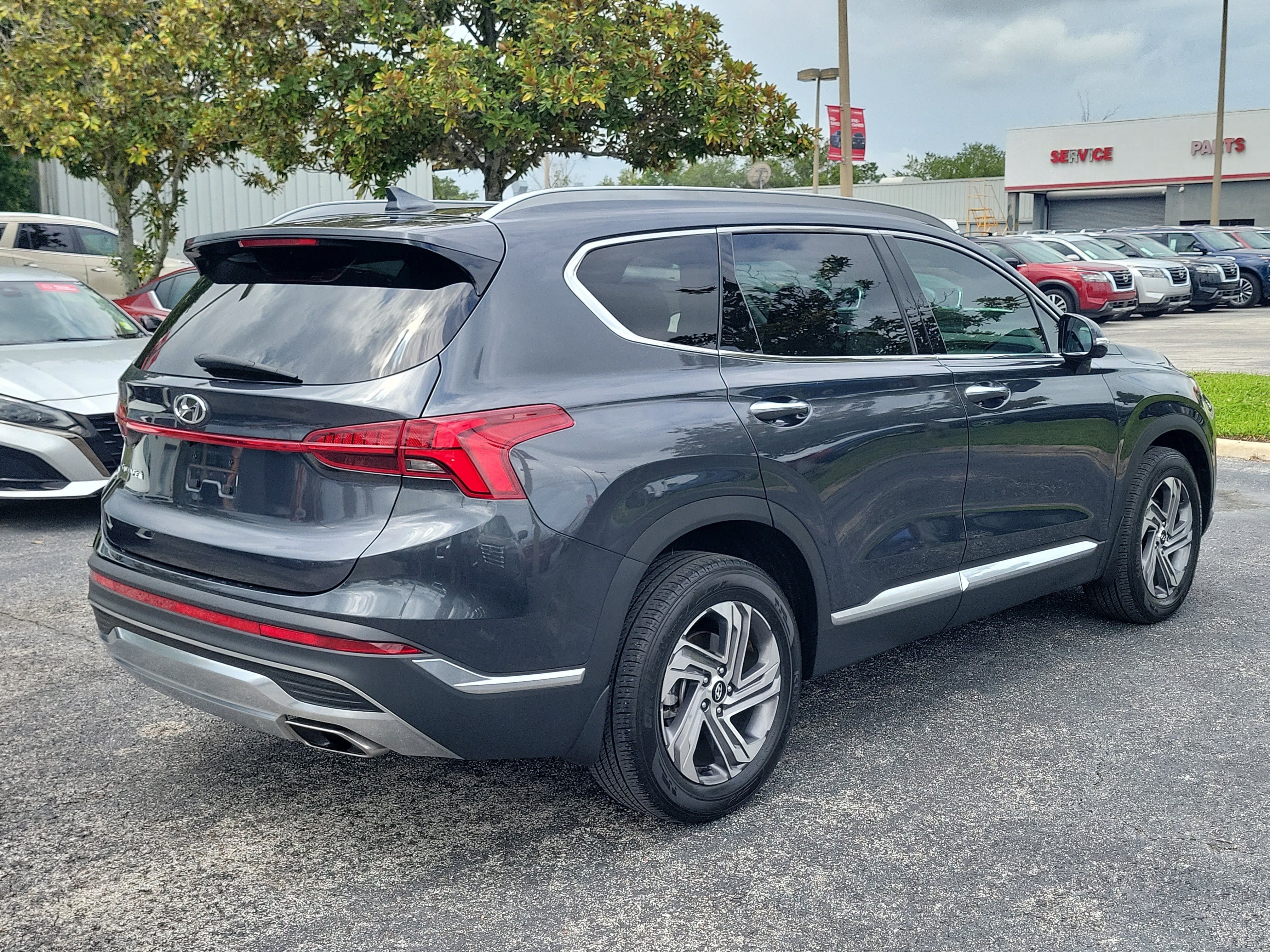 Used 2023 Hyundai Santa Fe SEL w/ Premium Package FWD image 4