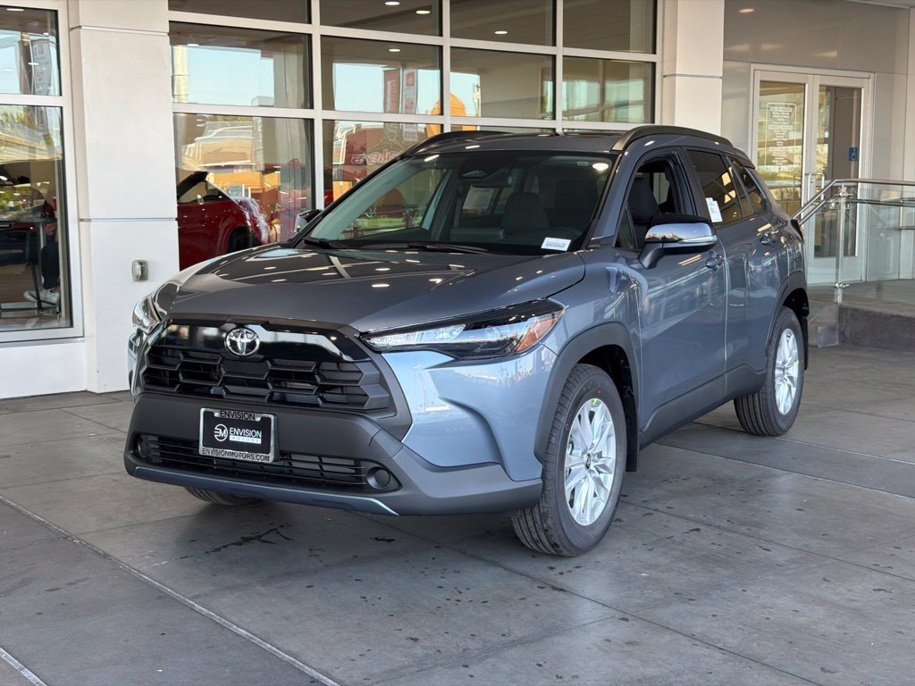 New 2026 Toyota Corolla Cross LE w/ Moonroof Package FWD image 2