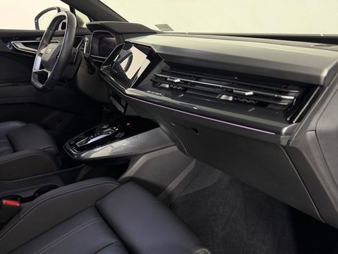 Used 2024 Audi Q4 e-tron Premium Plus w/ Premium Plus image 31