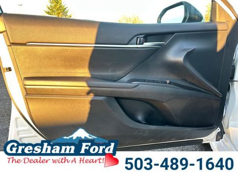 Used 2024 Toyota Camry SE image 12