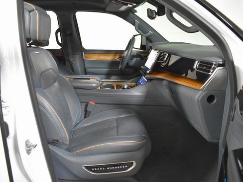 Used 2022 Jeep Grand Wagoneer Series II w/ Convenience Group III image 42