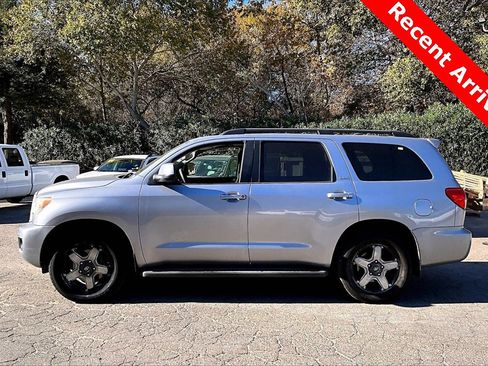 Used 2012 Toyota Sequoia SR5 image 7