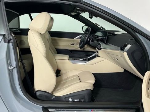 Used 2024 BMW M440i Convertible w/ Premium Package image 22