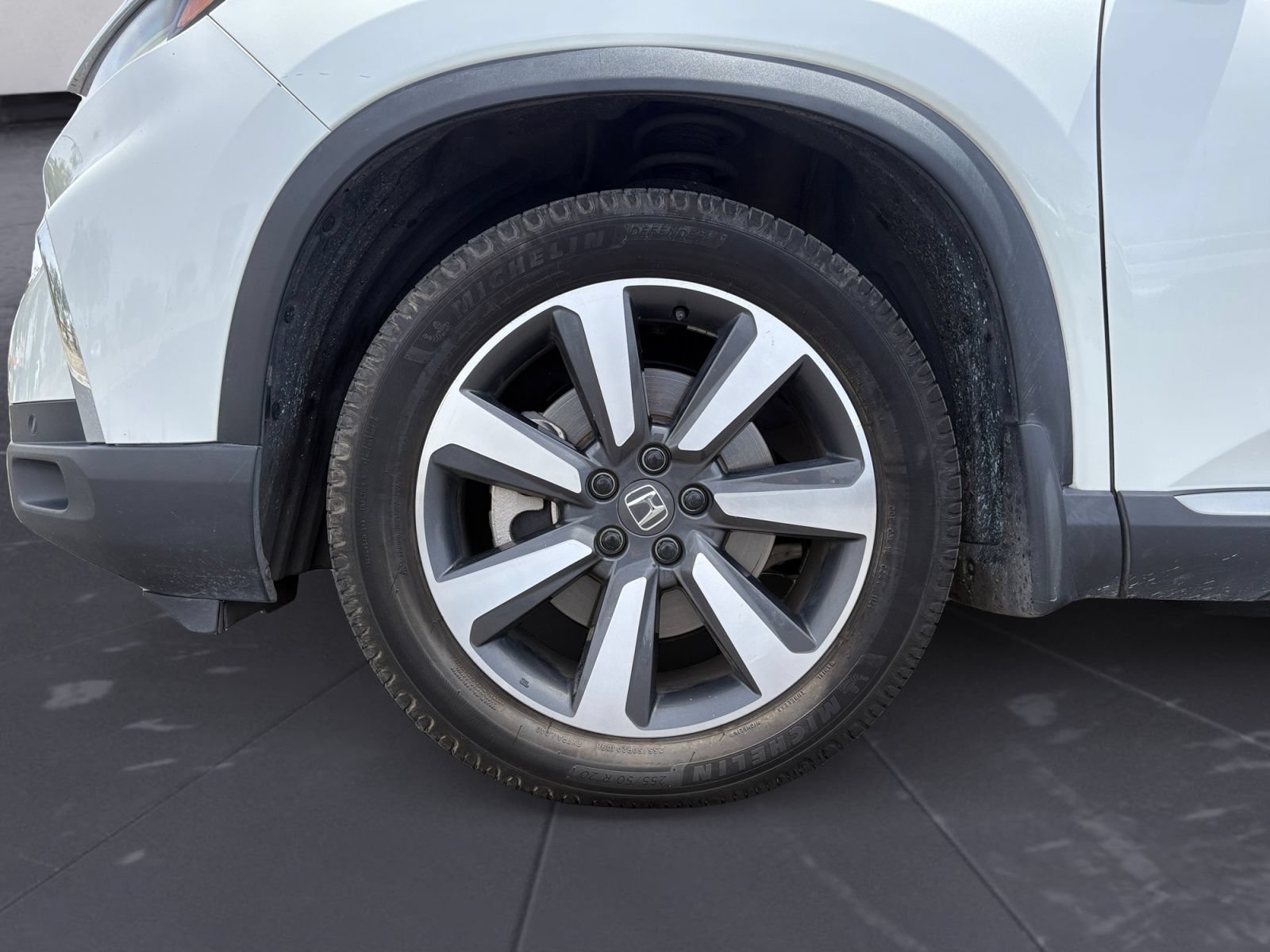 Used 2023 Honda Pilot Touring image 14