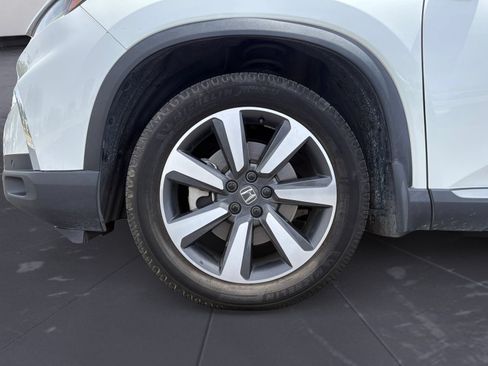 Used 2023 Honda Pilot Touring image 14