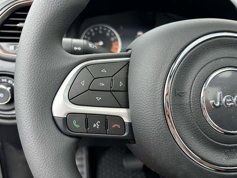 Used 2023 Jeep Renegade Latitude w/ Sun/Sound Group AWD/4WD image 19