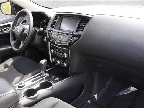 Used 2018 Nissan Pathfinder SV w/ SV All Weather Package AWD/4WD image 28