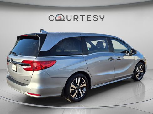 Used 2023 Honda Odyssey Touring image 7