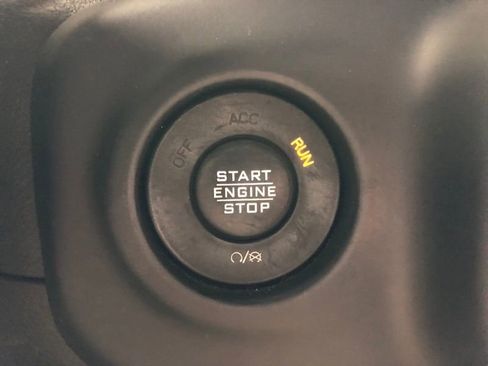 Used 2021 Jeep Wrangler Sport image 22