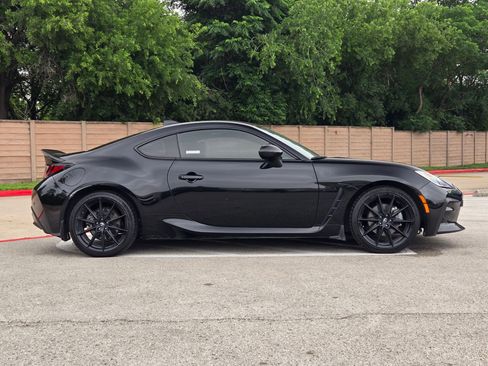 Used 2023 Toyota GR86 Premium RWD image 2