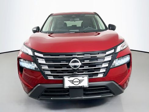 Used 2025 Nissan Rogue S image 2