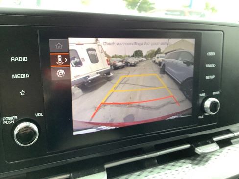 Used 2024 Kia Carnival LX image 54