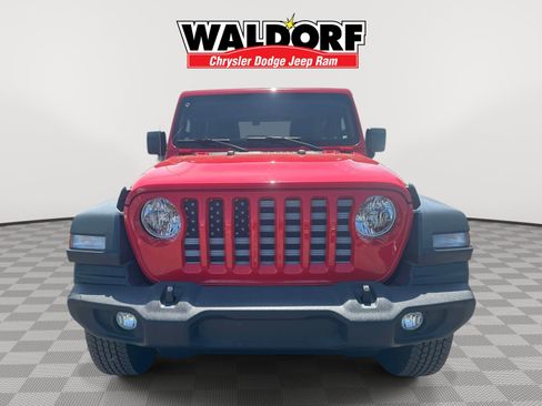 Used 2019 Jeep Wrangler Sport image 2