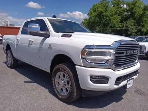 Used 2024 RAM 2500 Laramie AWD/4WD image 2