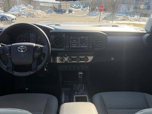Used 2020 Toyota Tacoma SR5 image 21