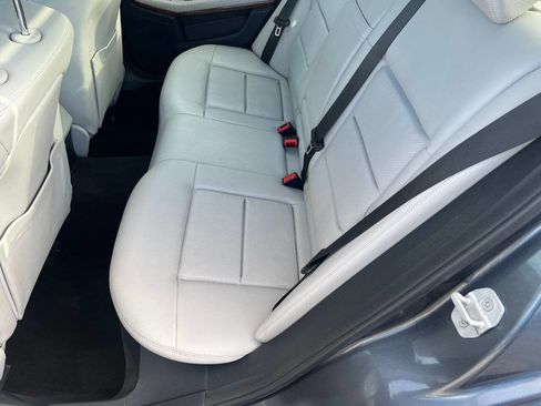 Used 2013 Mercedes-Benz E 350 4MATIC Sedan image 22