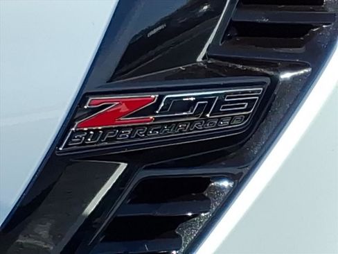 Used 2015 Chevrolet Corvette Z06 w/ 3LZ Preferred Equipment Group image 22