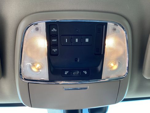 Used 2017 Jeep Grand Cherokee Limited image 21